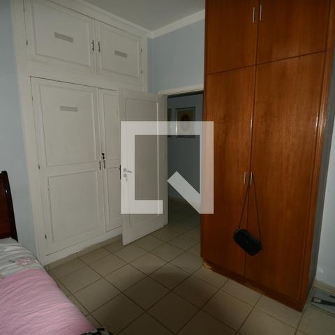 Casa à venda com 250m², 5 quartos e 2 vagasQuarto Suíte 2 - Armários