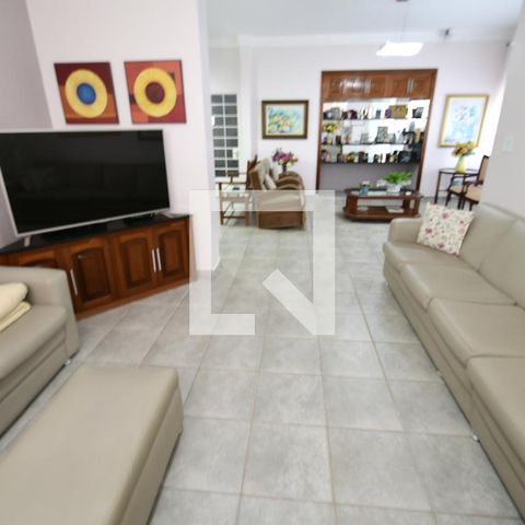Casa à venda com 250m², 5 quartos e 2 vagasSala 1 