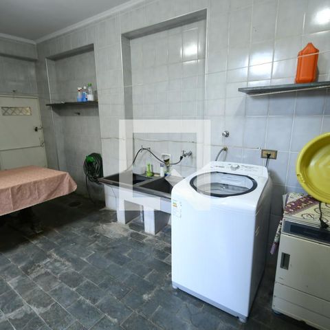 Casa à venda com 250m², 5 quartos e 2 vagasÁrea de Serviço