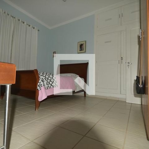 Casa à venda com 250m², 5 quartos e 2 vagasQuarto Suíte 2