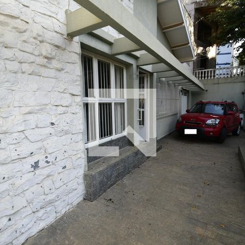 Casa à venda com 250m², 5 quartos e 2 vagasGaragem