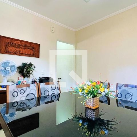 Casa à venda com 218m², 2 quartos e 5 vagas Casa à venda com 218m², 2 quartos e 5 vagasSala de Jantar