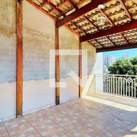 Casa à venda com 218m², 2 quartos e 5 vagas Casa à venda com 218m², 2 quartos e 5 vagasVaranda da Suíte 2