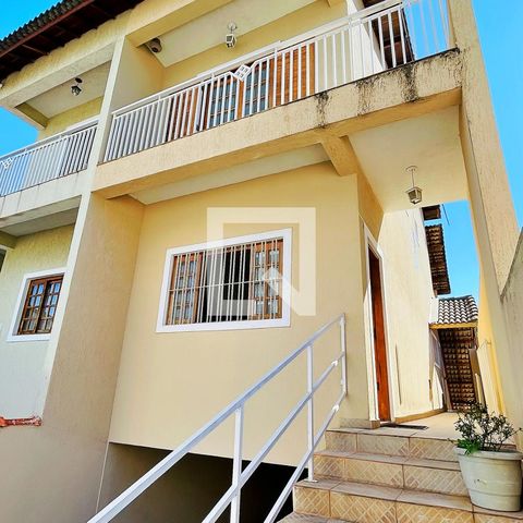 Casa à venda com 218m², 2 quartos e 5 vagas Casa à venda com 218m², 2 quartos e 5 vagasFachada
