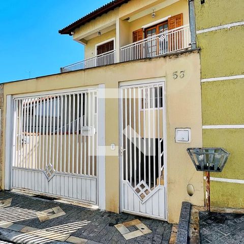 Casa à venda com 218m², 2 quartos e 5 vagas Casa à venda com 218m², 2 quartos e 5 vagasFachada