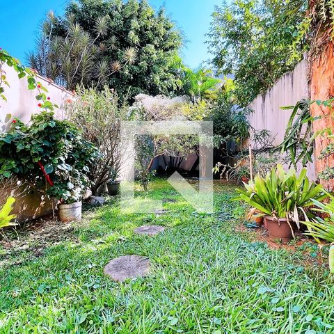 Casa à venda com 218m², 2 quartos e 5 vagas Casa à venda com 218m², 2 quartos e 5 vagasQuintal