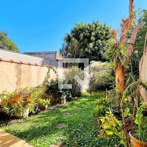 Casa à venda com 218m², 2 quartos e 5 vagas Casa à venda com 218m², 2 quartos e 5 vagasQuintal