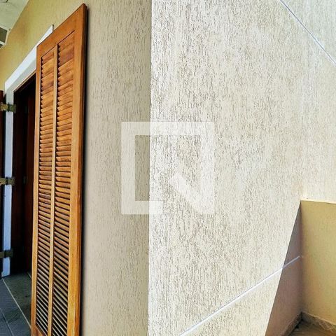Casa à venda com 218m², 2 quartos e 5 vagas Casa à venda com 218m², 2 quartos e 5 vagasVaranda da Suíte 1