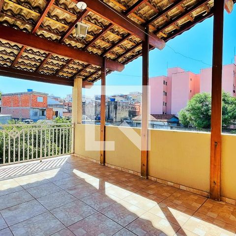 Casa à venda com 218m², 2 quartos e 5 vagas Casa à venda com 218m², 2 quartos e 5 vagasVaranda da Suíte 2