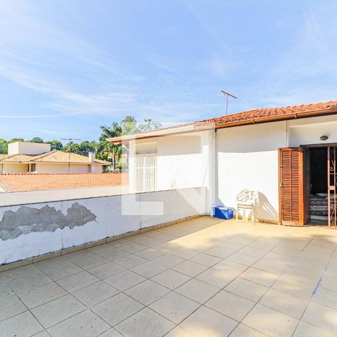Casa à venda com 225m², 4 quartos e 2 vagas Casa à venda com 225m², 4 quartos e 2 vagasVaranda Suíte 2