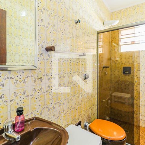 Casa à venda com 225m², 4 quartos e 2 vagas Casa à venda com 225m², 4 quartos e 2 vagasBanheiro Suíte 2