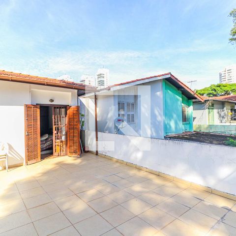 Casa à venda com 225m², 4 quartos e 2 vagas Casa à venda com 225m², 4 quartos e 2 vagasVaranda Suíte 2