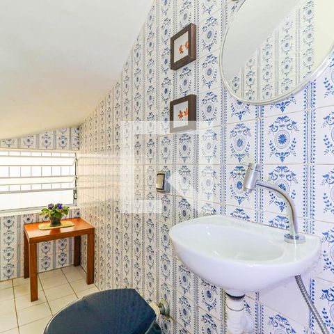 Casa à venda com 225m², 4 quartos e 2 vagas Casa à venda com 225m², 4 quartos e 2 vagasLavabo