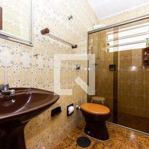 Casa à venda com 225m², 4 quartos e 2 vagas Casa à venda com 225m², 4 quartos e 2 vagasBanheiro Suíte 2