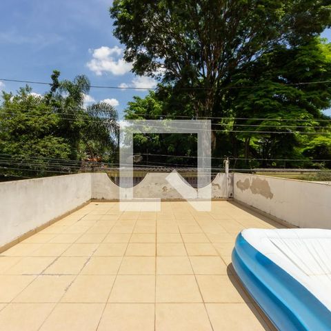 Casa à venda com 225m², 4 quartos e 2 vagas Casa à venda com 225m², 4 quartos e 2 vagasVaranda Suíte 2