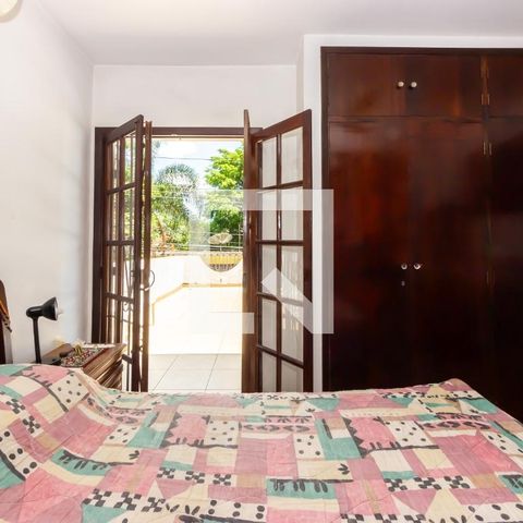 Casa à venda com 225m², 4 quartos e 2 vagas Casa à venda com 225m², 4 quartos e 2 vagasSuíte 2