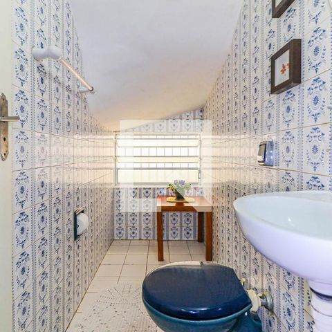 Casa à venda com 225m², 4 quartos e 2 vagas Casa à venda com 225m², 4 quartos e 2 vagasLavabo