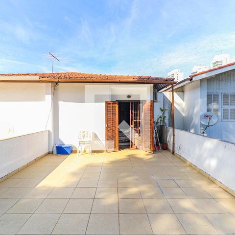 Casa à venda com 225m², 4 quartos e 2 vagas Casa à venda com 225m², 4 quartos e 2 vagasVaranda Suíte 2