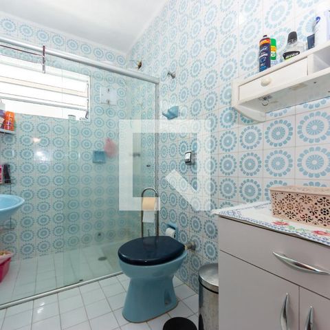 Casa à venda com 225m², 4 quartos e 2 vagas Casa à venda com 225m², 4 quartos e 2 vagasBanheiro