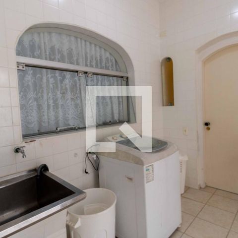 Casa para alugar com 700m², 5 quartos e 6 vagasÁrea de Serviço