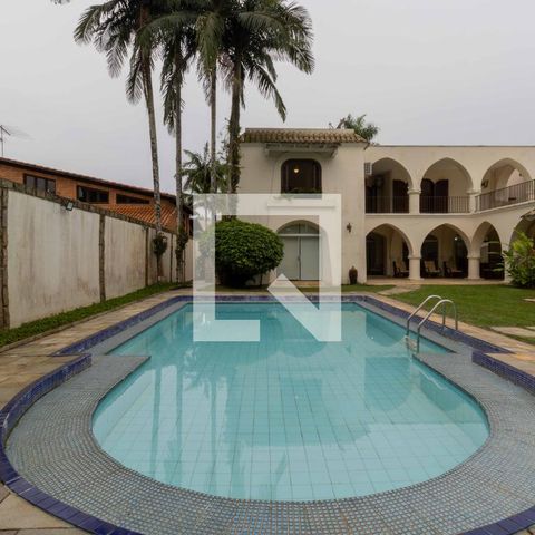 Casa para alugar com 700m², 5 quartos e 6 vagasPiscina