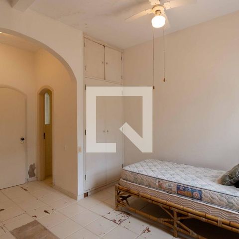Casa para alugar com 700m², 5 quartos e 6 vagasQuarto de Serviço