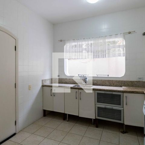 Casa para alugar com 700m², 5 quartos e 6 vagasCozinha