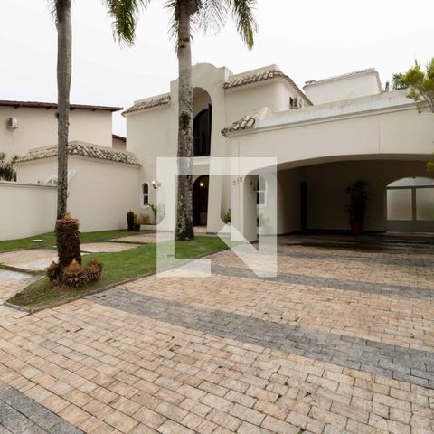 Casa para alugar com 700m², 5 quartos e 6 vagasFachada