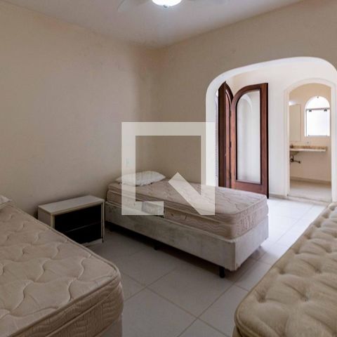Casa para alugar com 700m², 5 quartos e 6 vagasQuarto 3 - Suíte