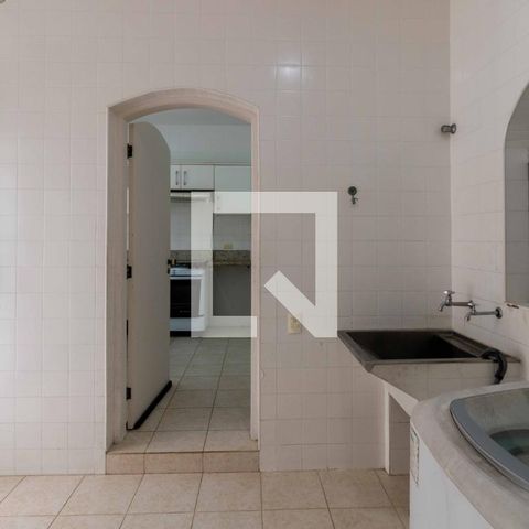 Casa para alugar com 700m², 5 quartos e 6 vagasÁrea de Serviço