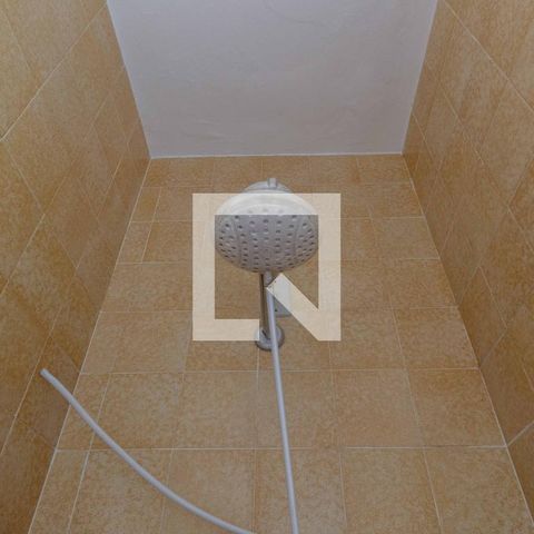 Casa para alugar com 700m², 5 quartos e 6 vagasBanheiro 1