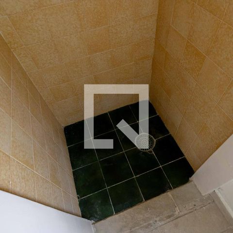 Casa para alugar com 700m², 5 quartos e 6 vagasBanheiro 1