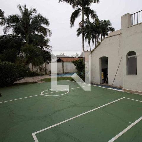 Casa para alugar com 700m², 5 quartos e 6 vagasQuadra