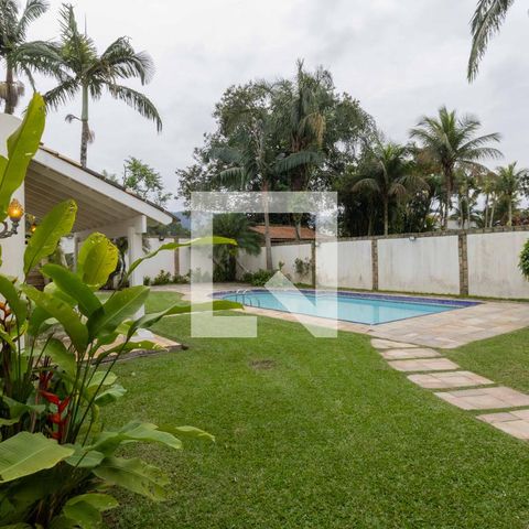 Casa para alugar com 700m², 5 quartos e 6 vagasPiscina