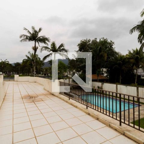 Casa para alugar com 700m², 5 quartos e 6 vagasTerraço