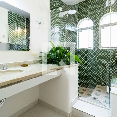 Casa para alugar com 700m², 5 quartos e 6 vagasBanheiro da Suíte 1
