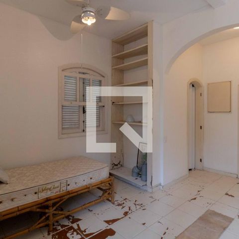 Casa para alugar com 700m², 5 quartos e 6 vagasQuarto de Serviço