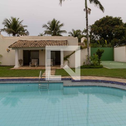 Casa para alugar com 700m², 5 quartos e 6 vagasPiscina