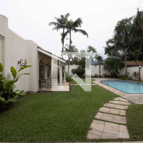 Casa para alugar com 700m², 5 quartos e 6 vagasPiscina