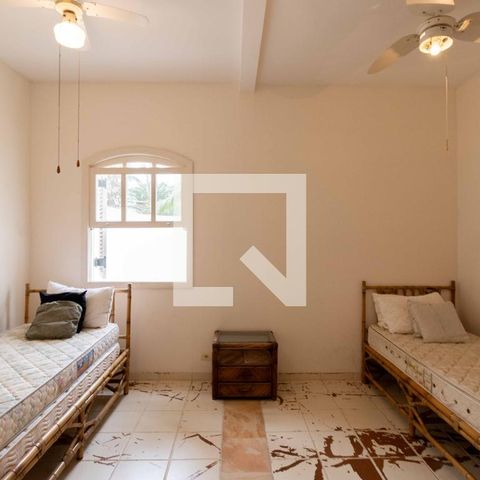 Casa para alugar com 700m², 5 quartos e 6 vagasQuarto de Serviço