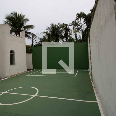 Casa para alugar com 700m², 5 quartos e 6 vagasQuadra