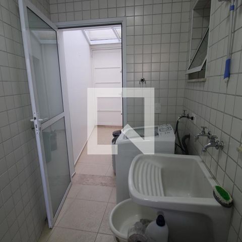 Casa à venda com 250m², 4 quartos e 4 vagasÁrea de Serviço