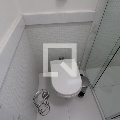 Casa à venda com 250m², 4 quartos e 4 vagasQuarto 2 - Banheiro