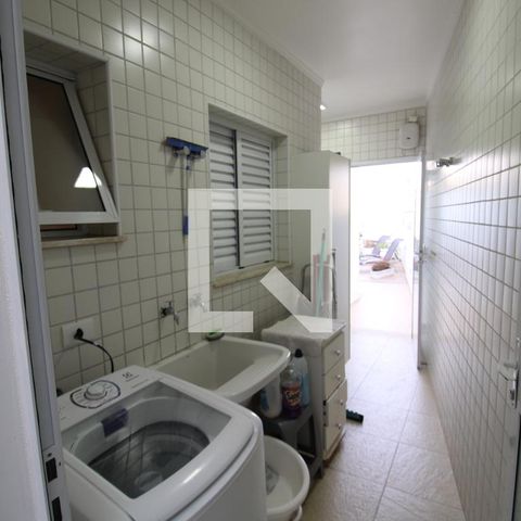 Casa à venda com 250m², 4 quartos e 4 vagasÁrea de Serviço