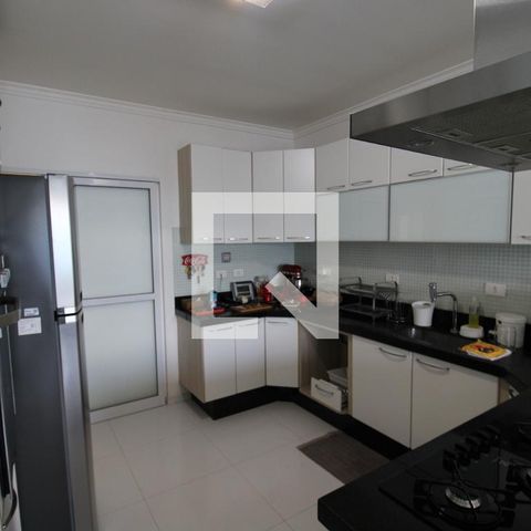 Casa à venda com 250m², 4 quartos e 4 vagasCozinha