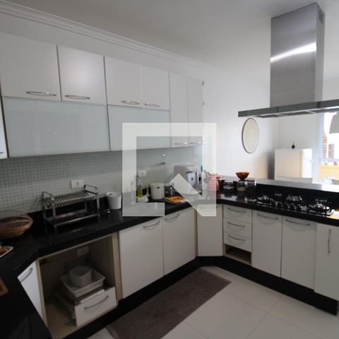 Casa à venda com 250m², 4 quartos e 4 vagasCozinha