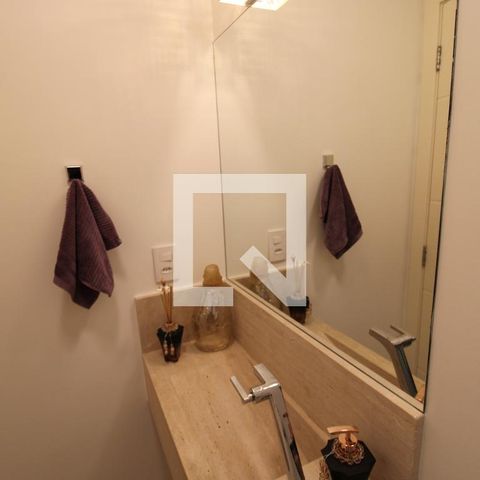 Casa à venda com 250m², 4 quartos e 4 vagasLavabo