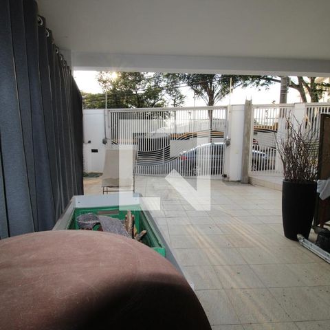 Casa à venda com 250m², 4 quartos e 4 vagasGaragem