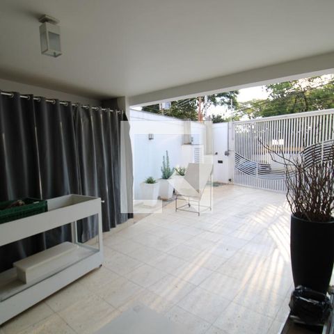 Casa à venda com 250m², 4 quartos e 4 vagasGaragem