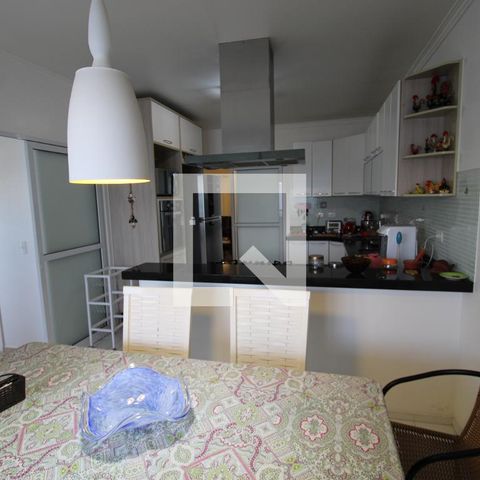 Casa à venda com 250m², 4 quartos e 4 vagasCozinha